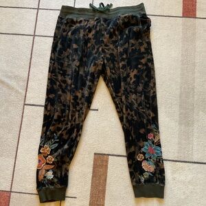 Johnny Was Cotton Velvet Embroidered Joggers XL